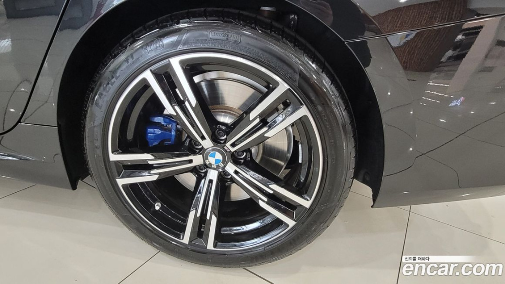 BMW 3-Series 320i M Sport, 2023
