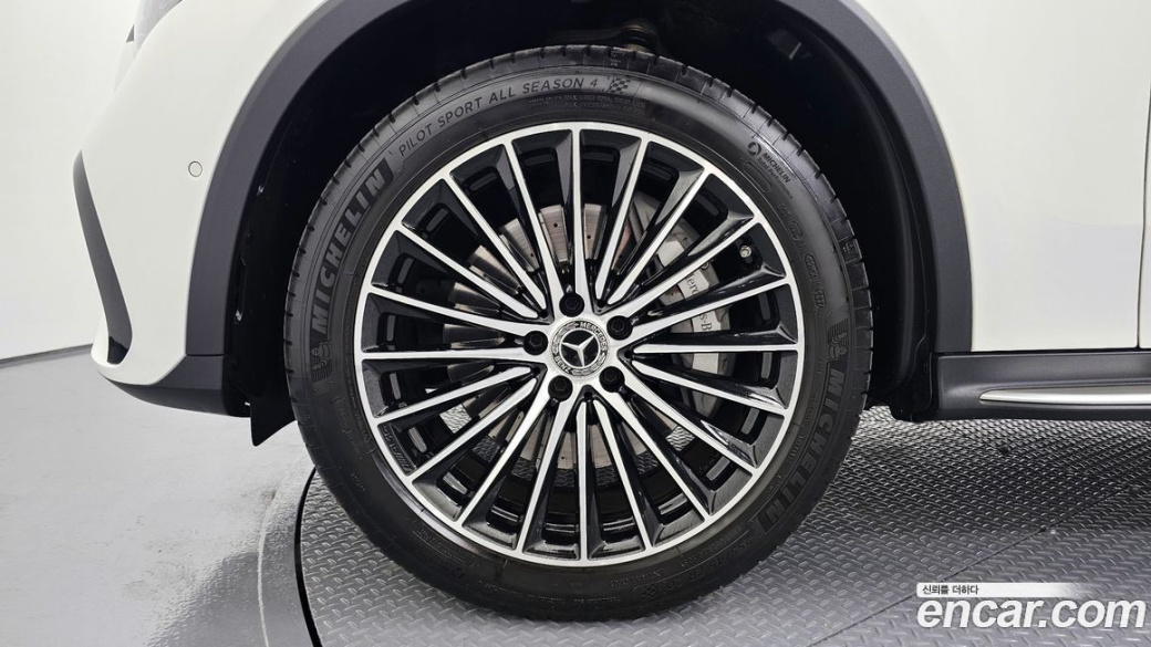 Mercedes-Benz GLC-Class GLC300 4MATIC AMG Line, 2023