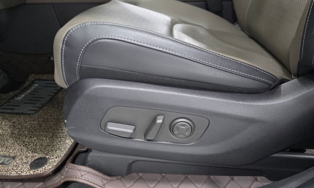 Kia Carnival 9-Seater Noblesse, 2025