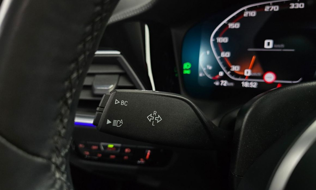 BMW 3-Series 320i Touring M Sports, 2022