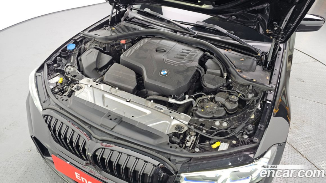 BMW 3-Series 320i Touring M Sports, 2024