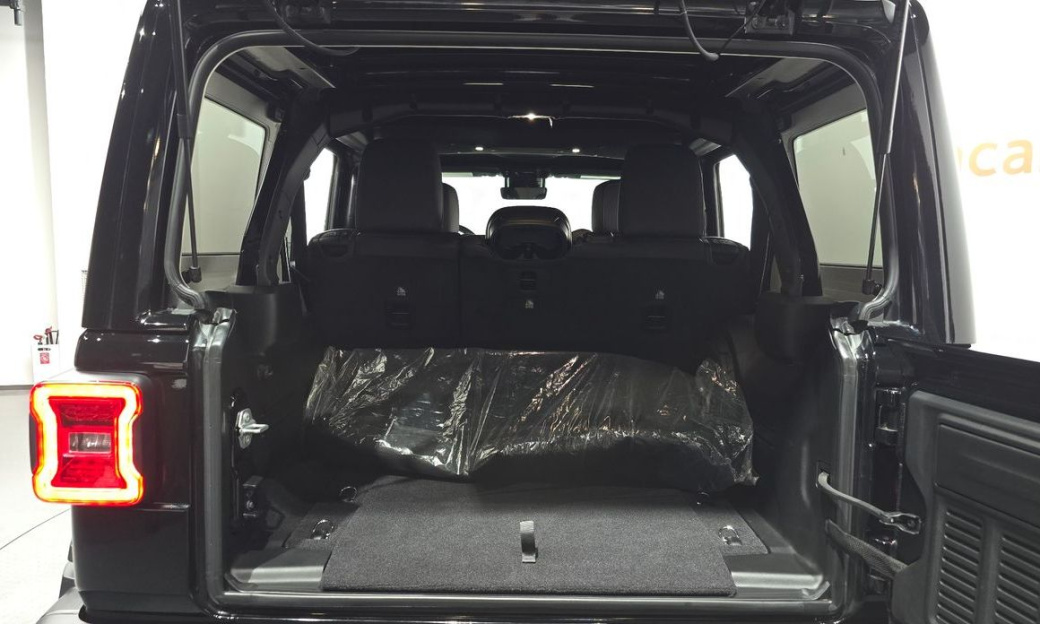 Jeep Wrangler 2.0 Sahara Power Top 4Door, 2025