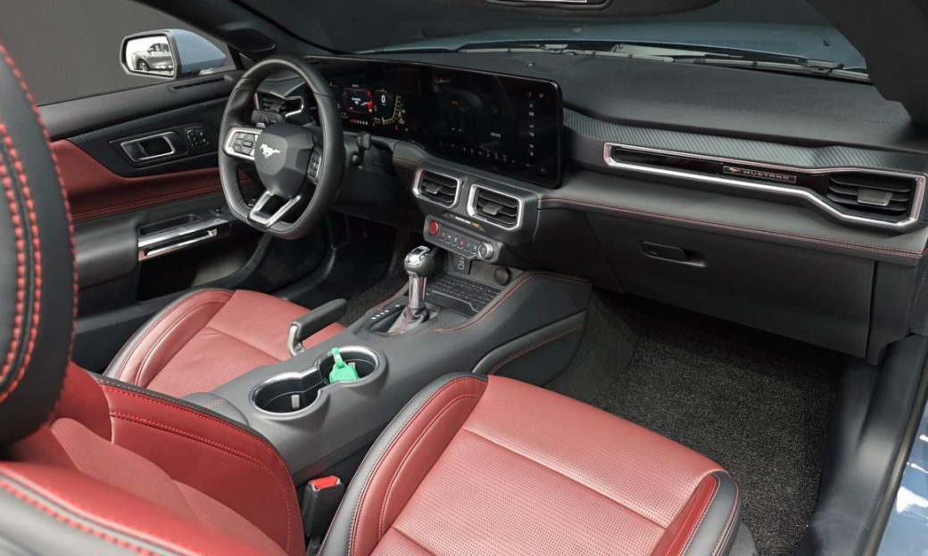 Ford Mustang 2.3 Ecoboost Premium Convertible, 2024