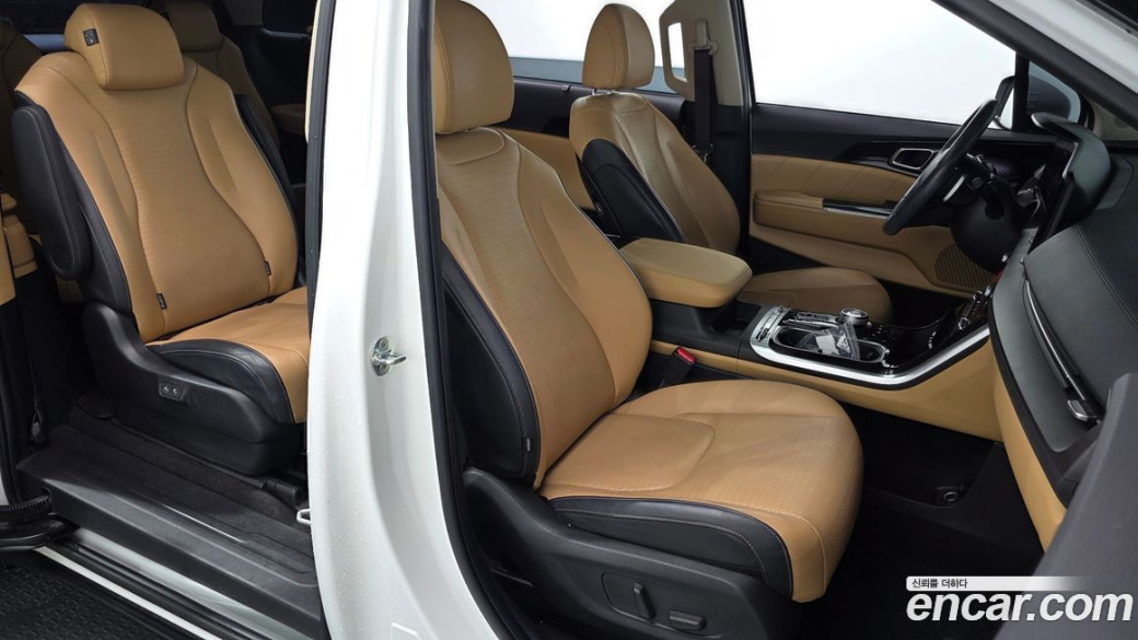 Kia Carnival 9-Seater Signature, 2022
