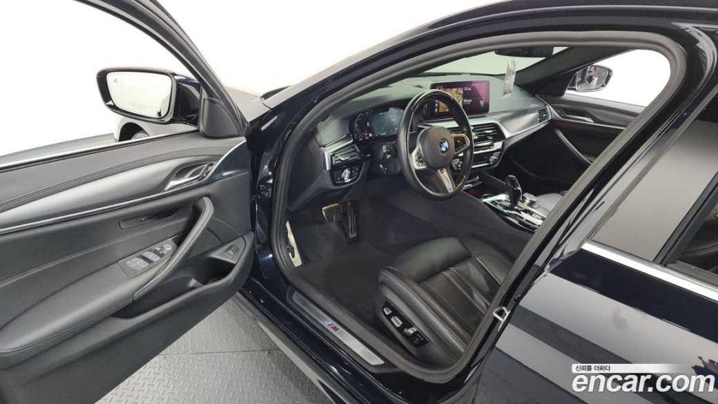 BMW 5-Series 520i M Sport, 2022