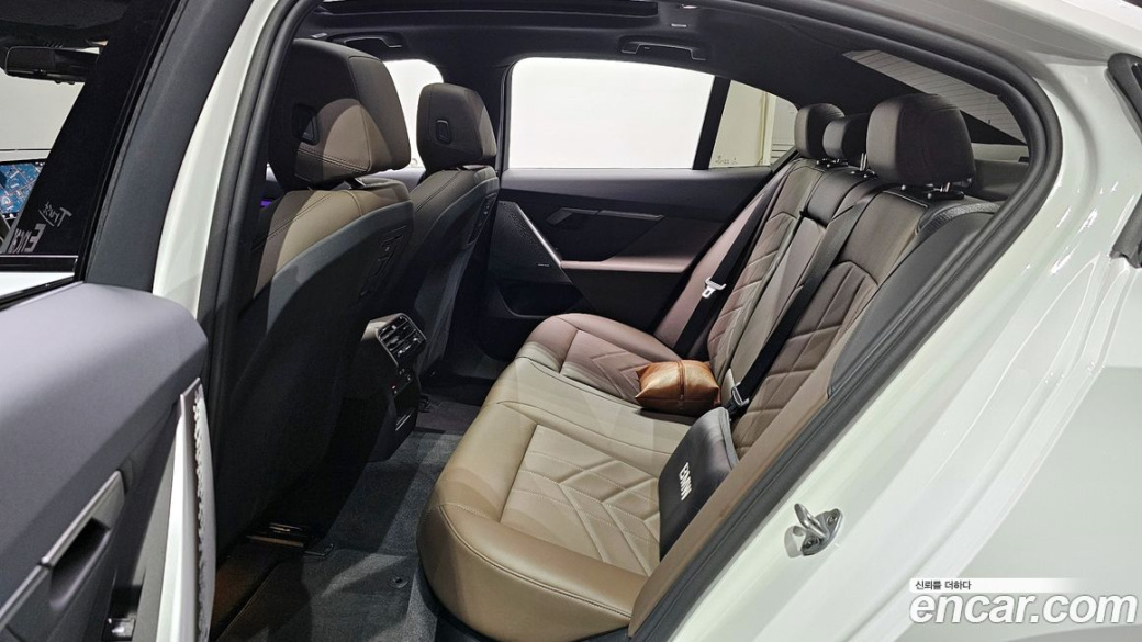 BMW 5-Series 520i M Sport, 2025