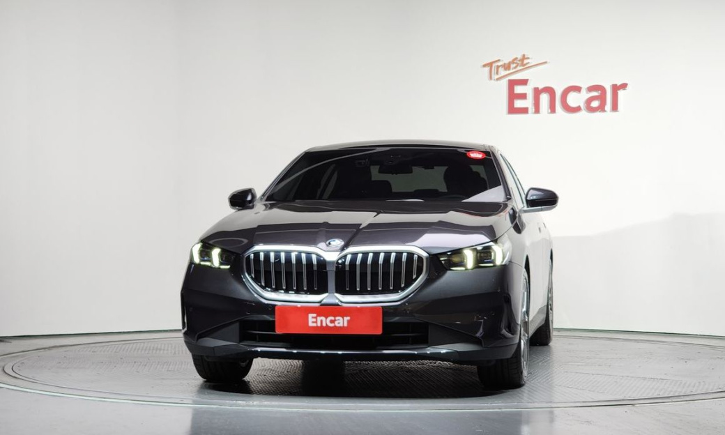 BMW 5-Series 520i, 2024