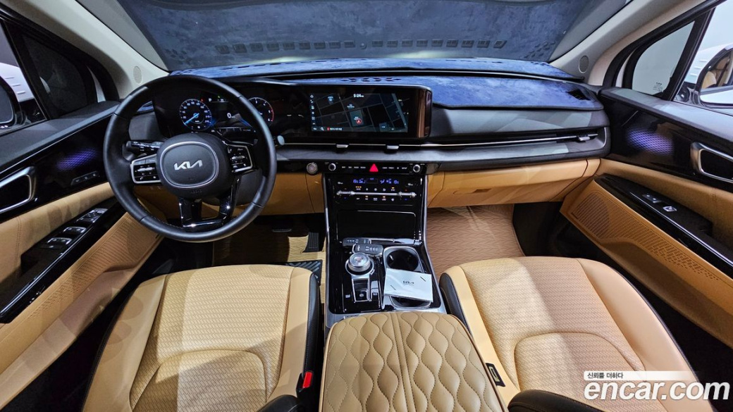 Kia Carnival 7-Seater Signature, 2023