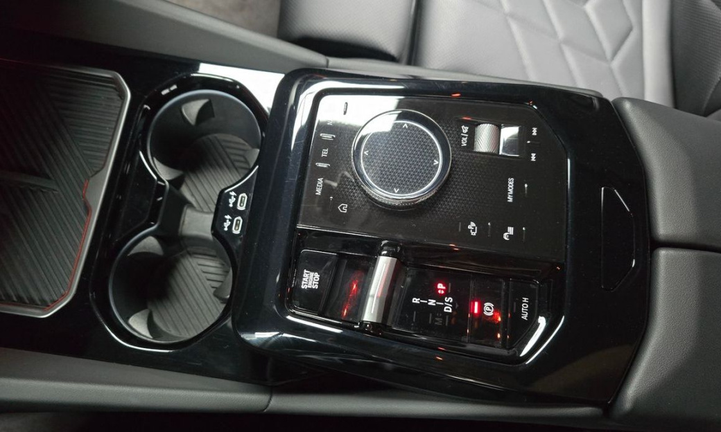 BMW 5-Series 520i, 2024