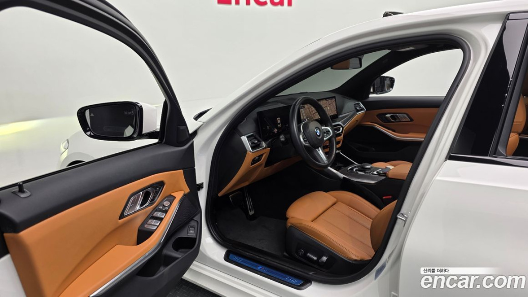 BMW 3-Series 320i M Sport, 2023