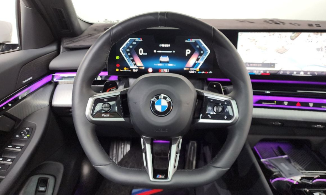 BMW 5-Series 520i M Sport, 2025