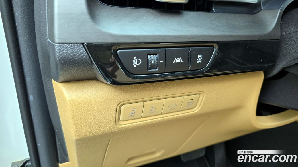 Kia Carnival 9-Seater Signature, 2022