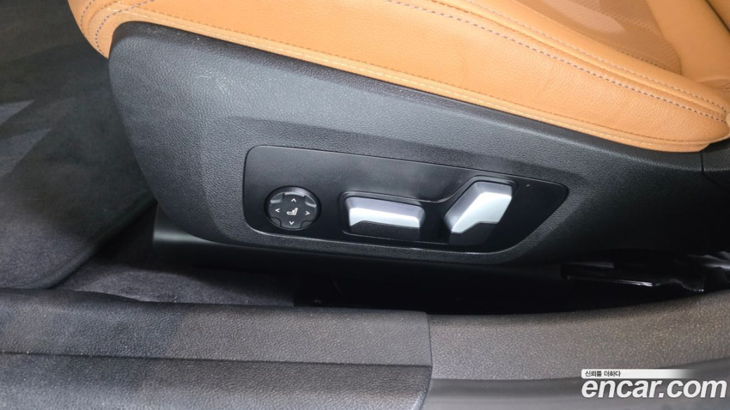BMW 3-Series 320i Touring M Sports, 2023