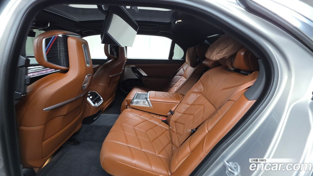 BMW 7-Series 740i xDrive M Sport, 2025