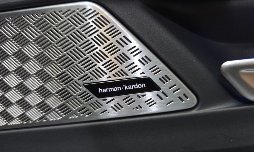 BMW 2-Series 220i Luxury, 2025