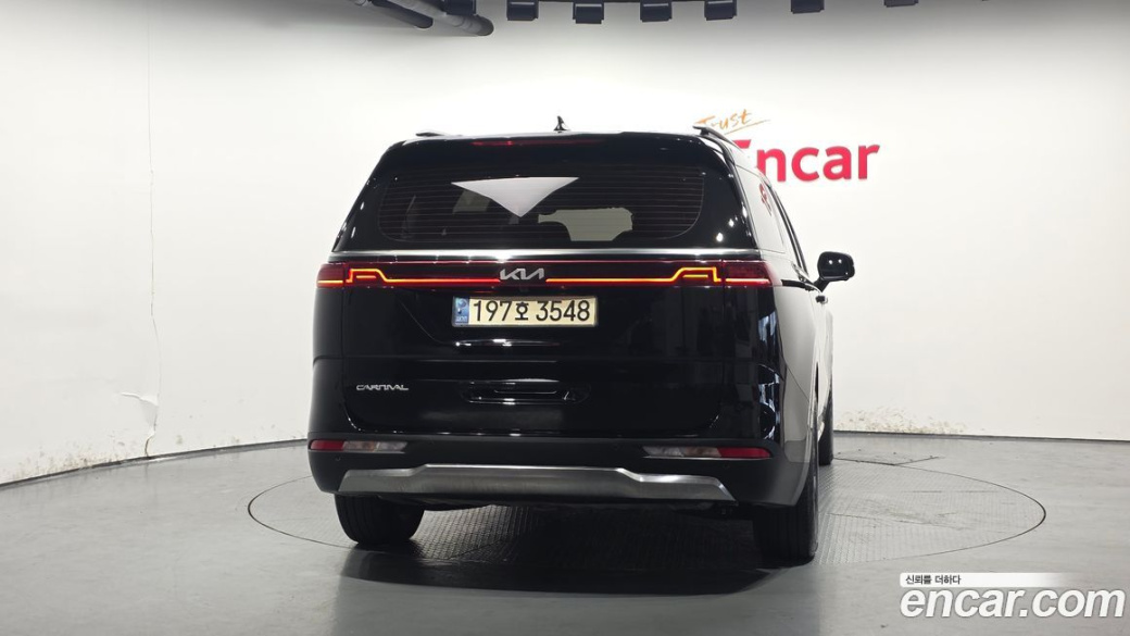 Kia Carnival 9-Seater Signature, 2023