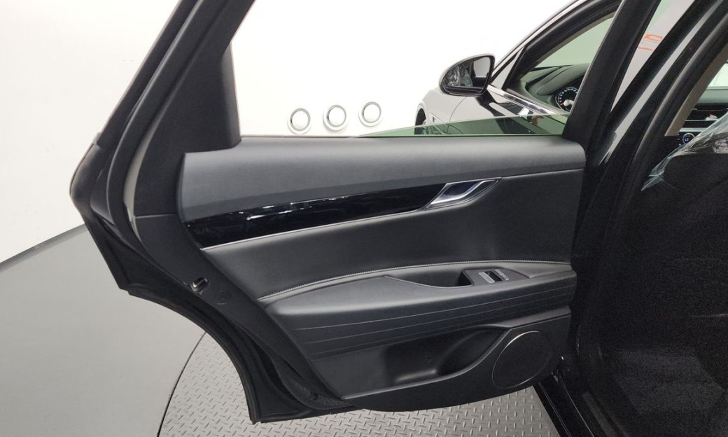 Genesis G80 Gasoline 2.5 Turbo AWD, 2024