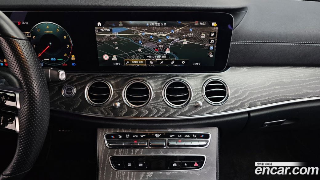 Mercedes-Benz E-Class E350 4MATIC AMG Line, 2022