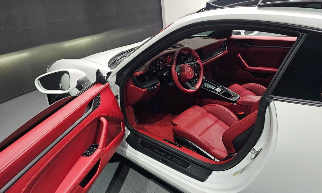 Porsche 911 Carrera 4 GTS, 2026