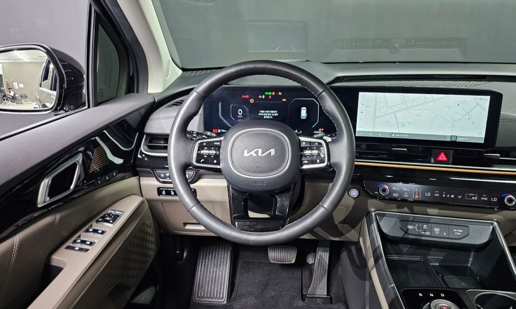 Kia Carnival 9-Seater Signature, 2025