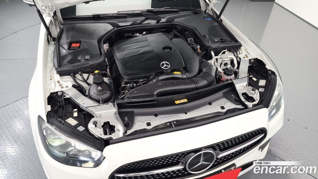 Mercedes-Benz E-Class E350 4MATIC AMG Line, 2021