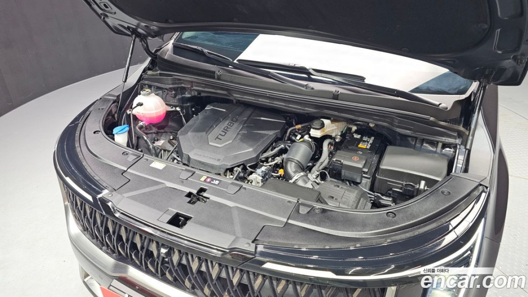 Kia Carnival 7-Seater Outdoor, 2025