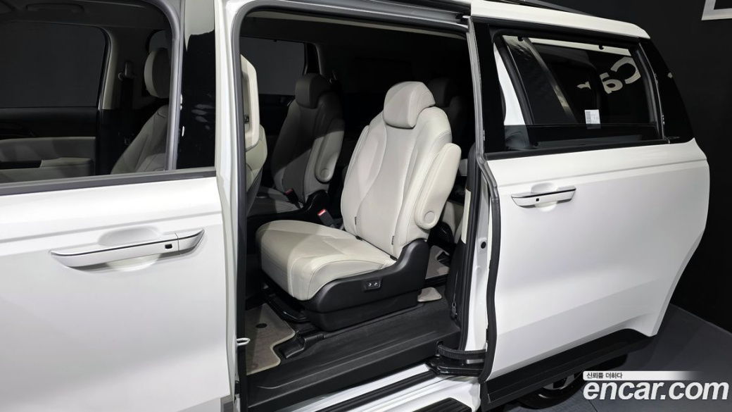 Kia Carnival 9-Seater Noblesse, 2022