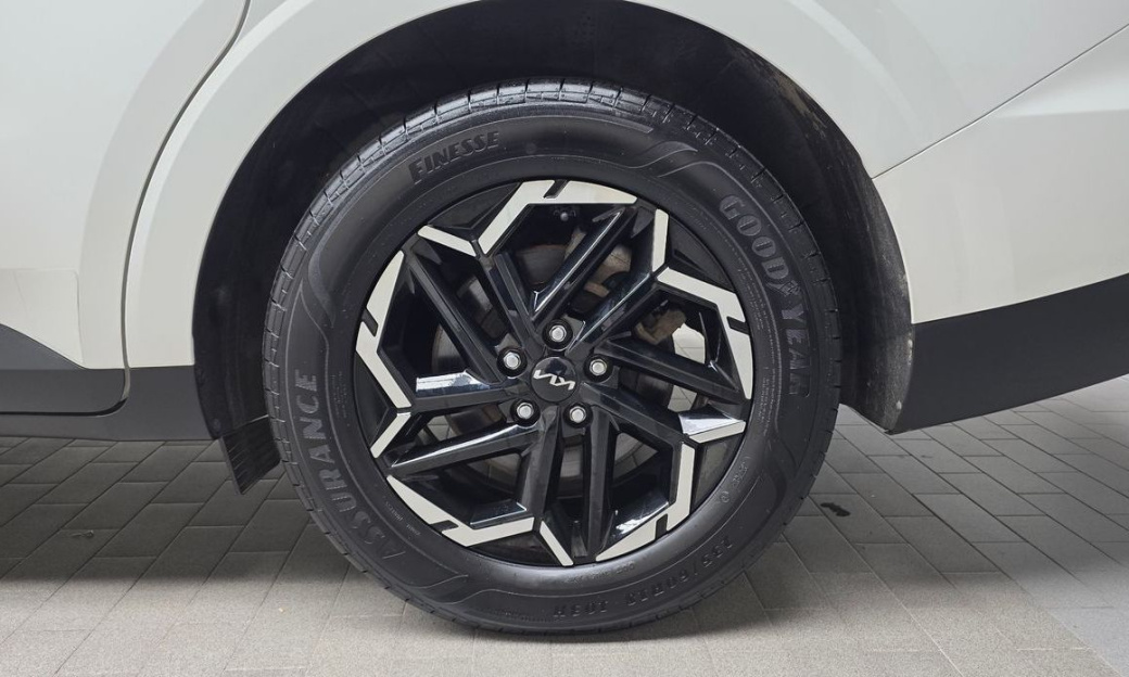 Kia Carnival 9-Seater Prestige, 2024