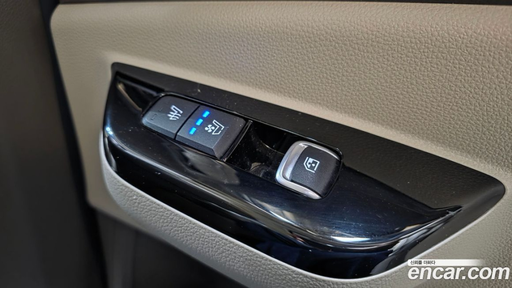 Kia Carnival 9-Seater Hi-Limousine, 2021