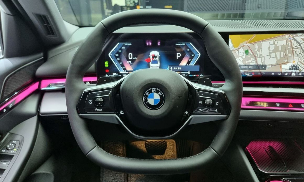 BMW 5-Series 520i, 2025