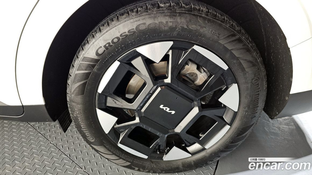 Kia Carnival 9-Seater Signature, 2025