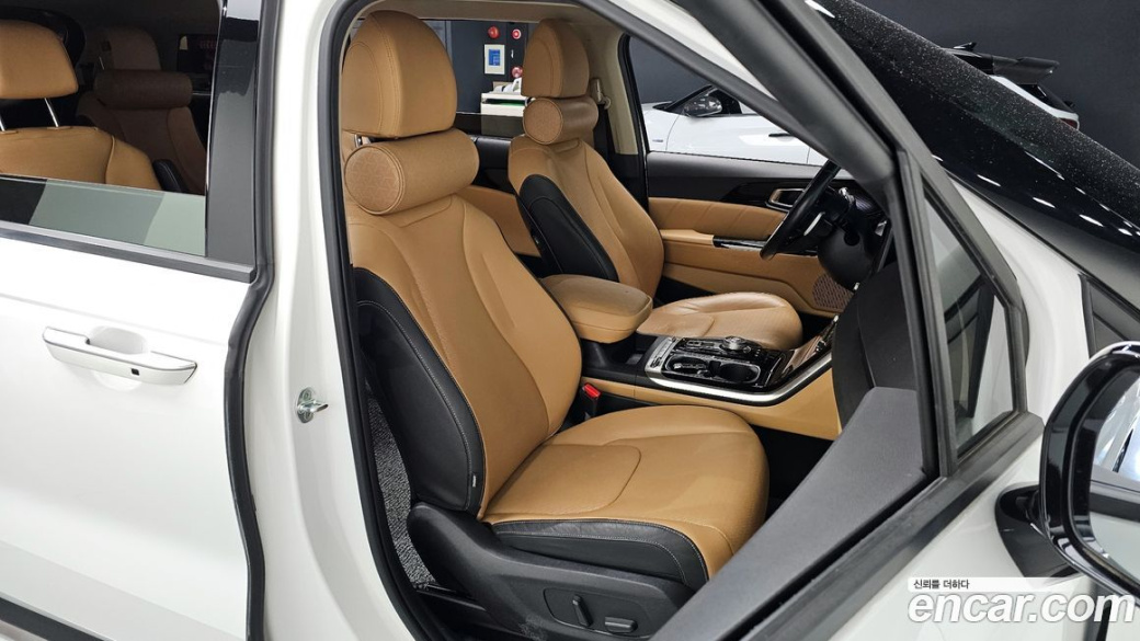 Kia Carnival 9-Seater Signature, 2023