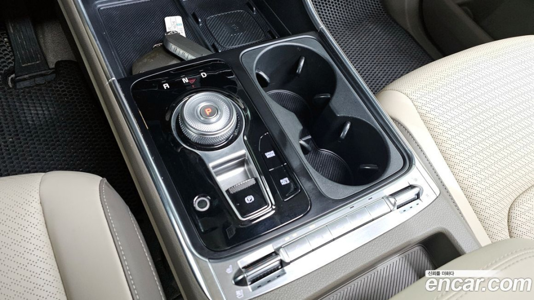 Kia Carnival 9-Seater Signature, 2024