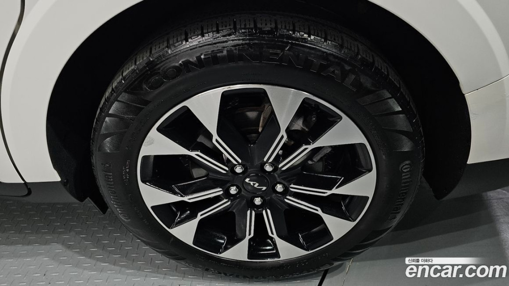 Kia Carnival 9-Seater Signature, 2023