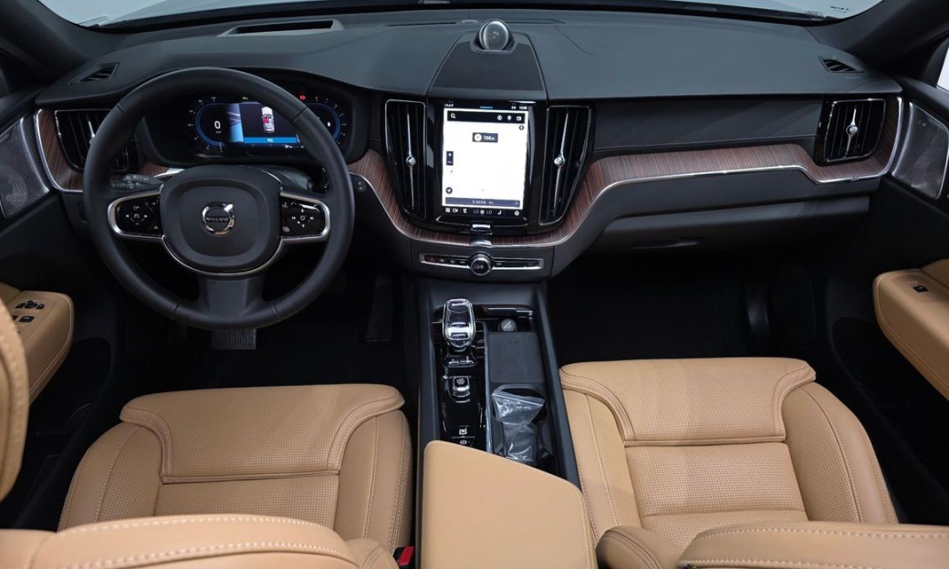 Volvo XC60 B6 Ultimate Bright, 2024