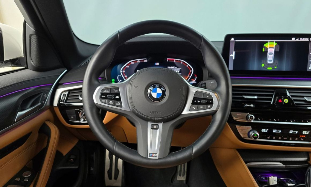 BMW 5-Series 520i M Sport, 2023