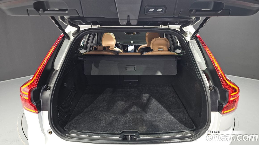 Volvo XC60 B5 Ultimate Bright, 2023