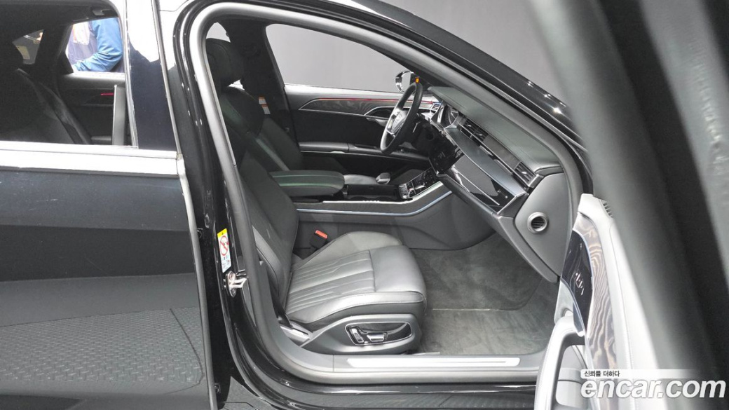 Audi A8 55 TFSI Quattro Premium LWB, 2023