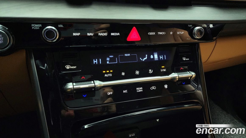 Kia Carnival 9-Seater Signature, 2022