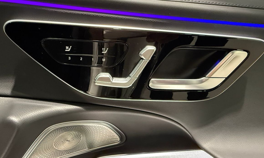 Mercedes-Benz E-Class E300 4MATIC Exclusive, 2025