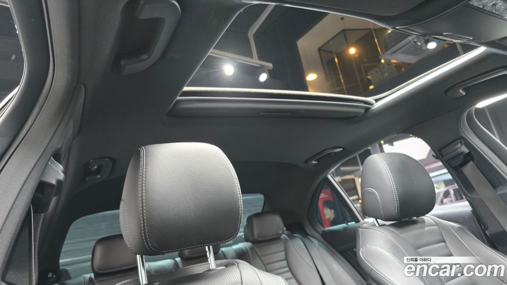 Mercedes-Benz E-Class E350 4MATIC Exclusive, 2023
