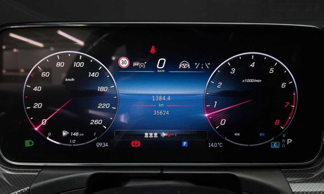 Mercedes-Benz C-Class C200 AMG Line, 2024
