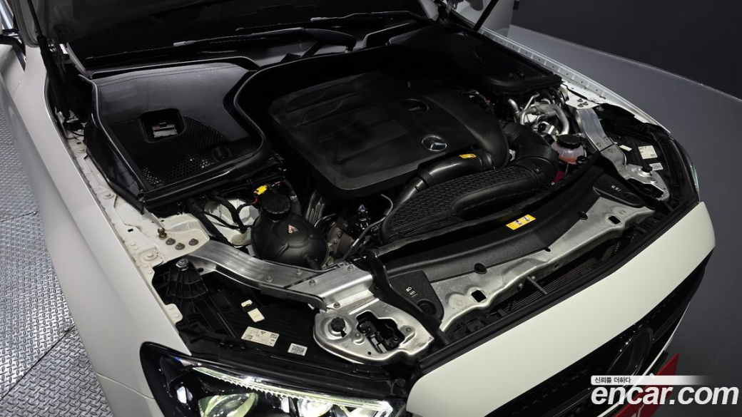 Mercedes-Benz E-Class E350 4MATIC AMG Line, 2022