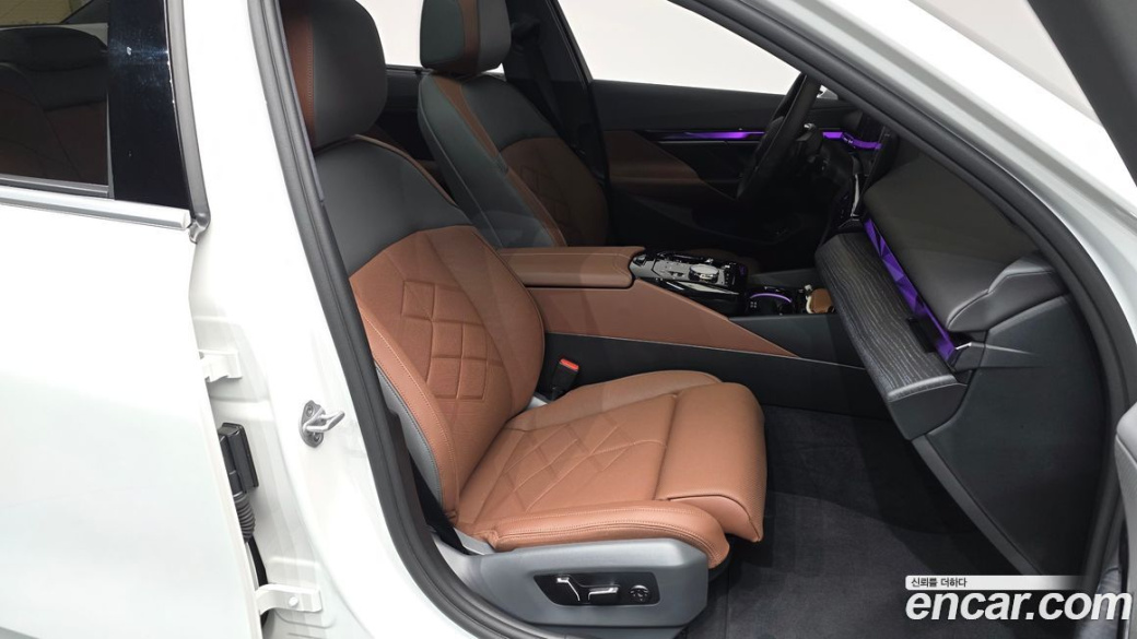 BMW 5-Series 530i xDrive, 2025