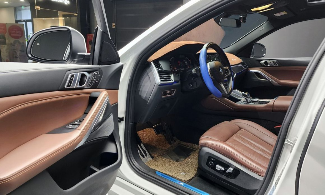 BMW X6 xDrive40i M Sport, 2022