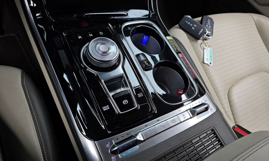 Kia Carnival 7-Seater Hi-Limousine, 2023