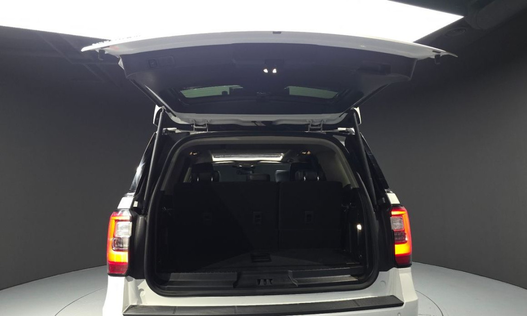 Ford Expedition Platinum 4WD, 2021