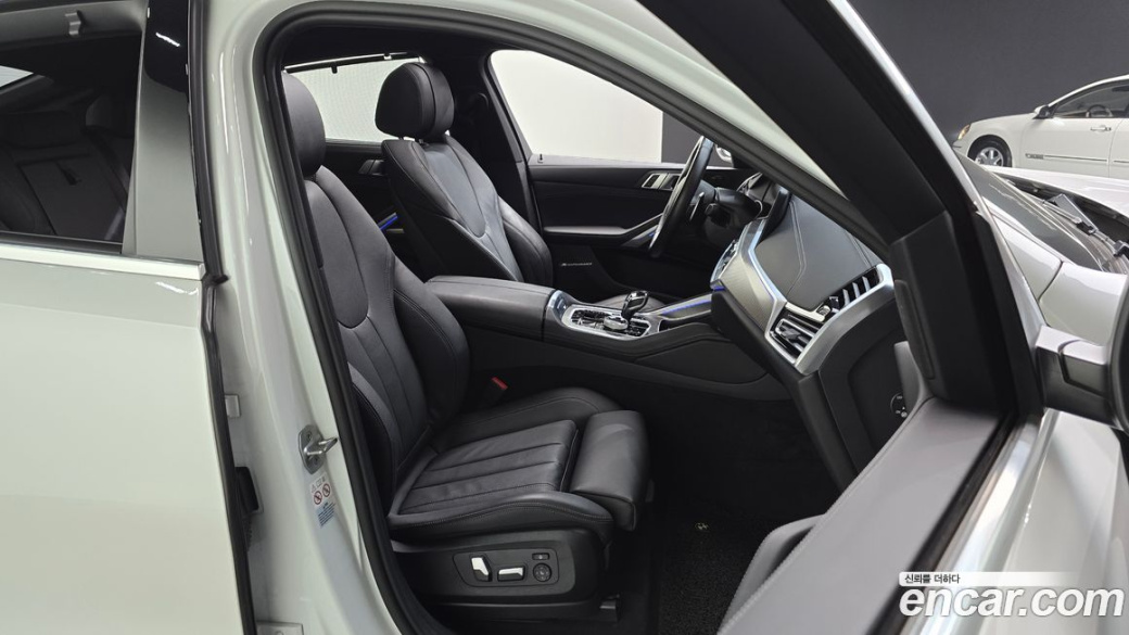 BMW X6 xDrive40i M Sport, 2022