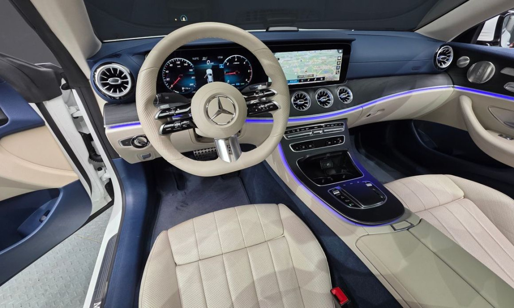 Mercedes-Benz E-Class E300d 4MATIC Coupe, 2022