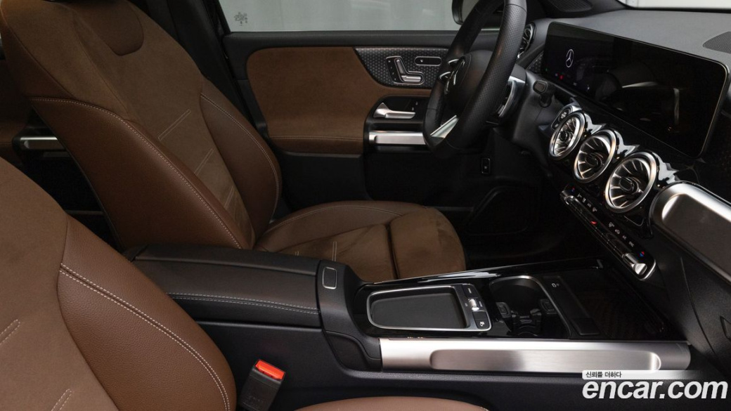 Mercedes-Benz GLB-Class GLB250 4MATIC, 2025